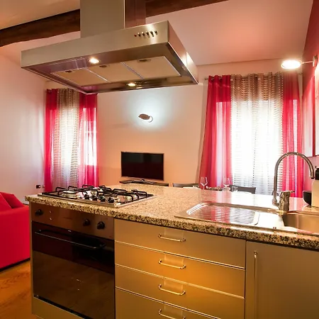 For Rent Red Theater Apartamento